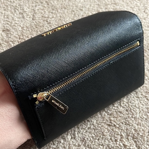Michael Kors Black 3 fold wallet! LIKE NEW! - Picture 3 of 3